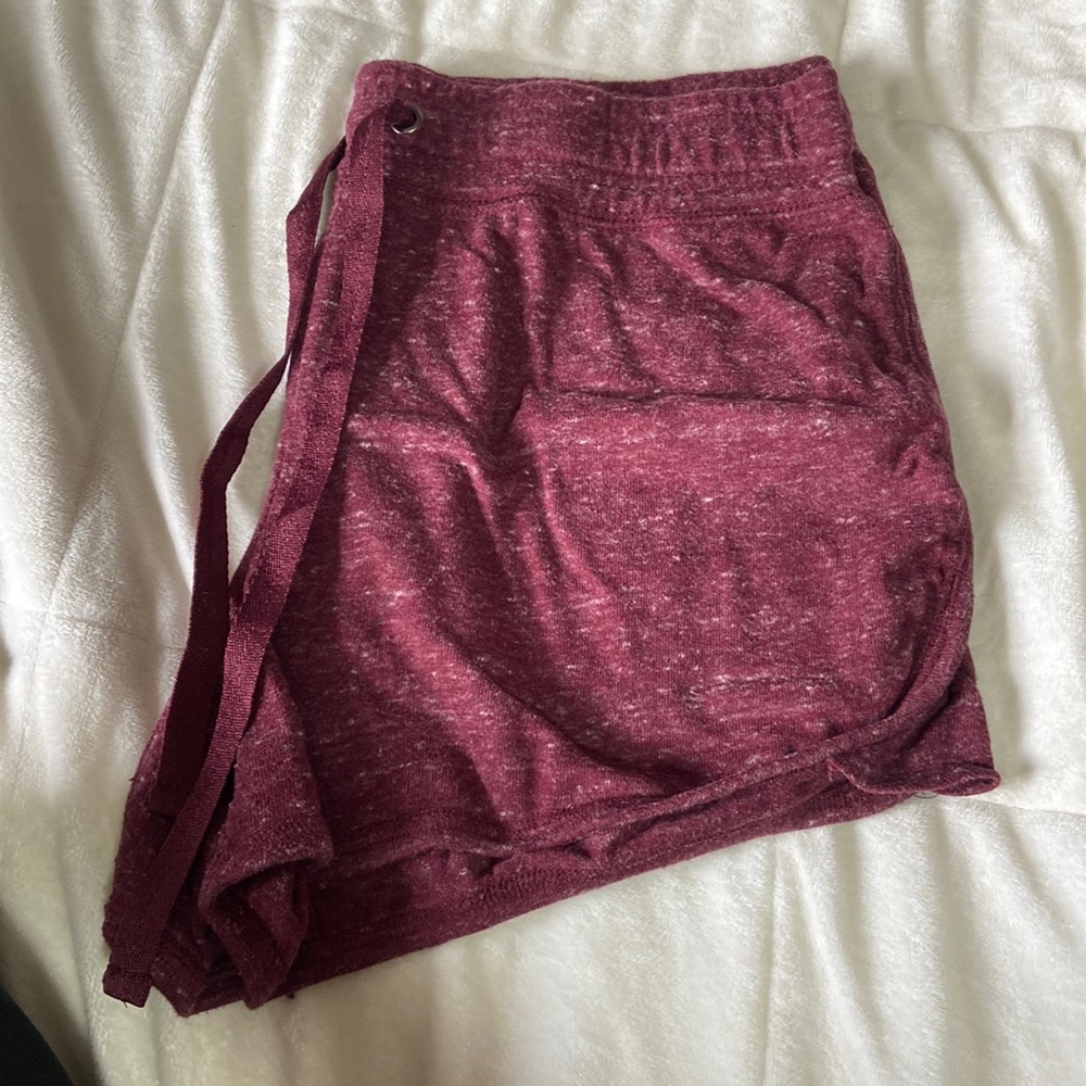 Athletic shorts, size large